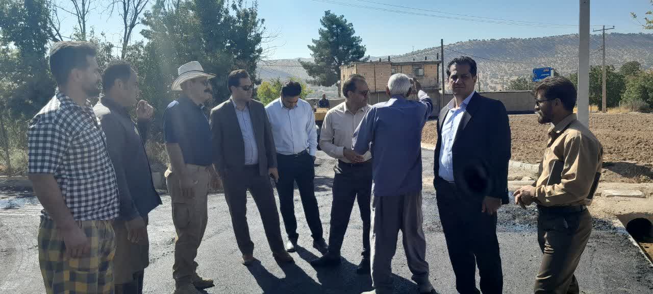 🔺بازدید فرماندار چگنی از روند اجرای پروژه آسفالت معابر روستای تایاب ویسیان